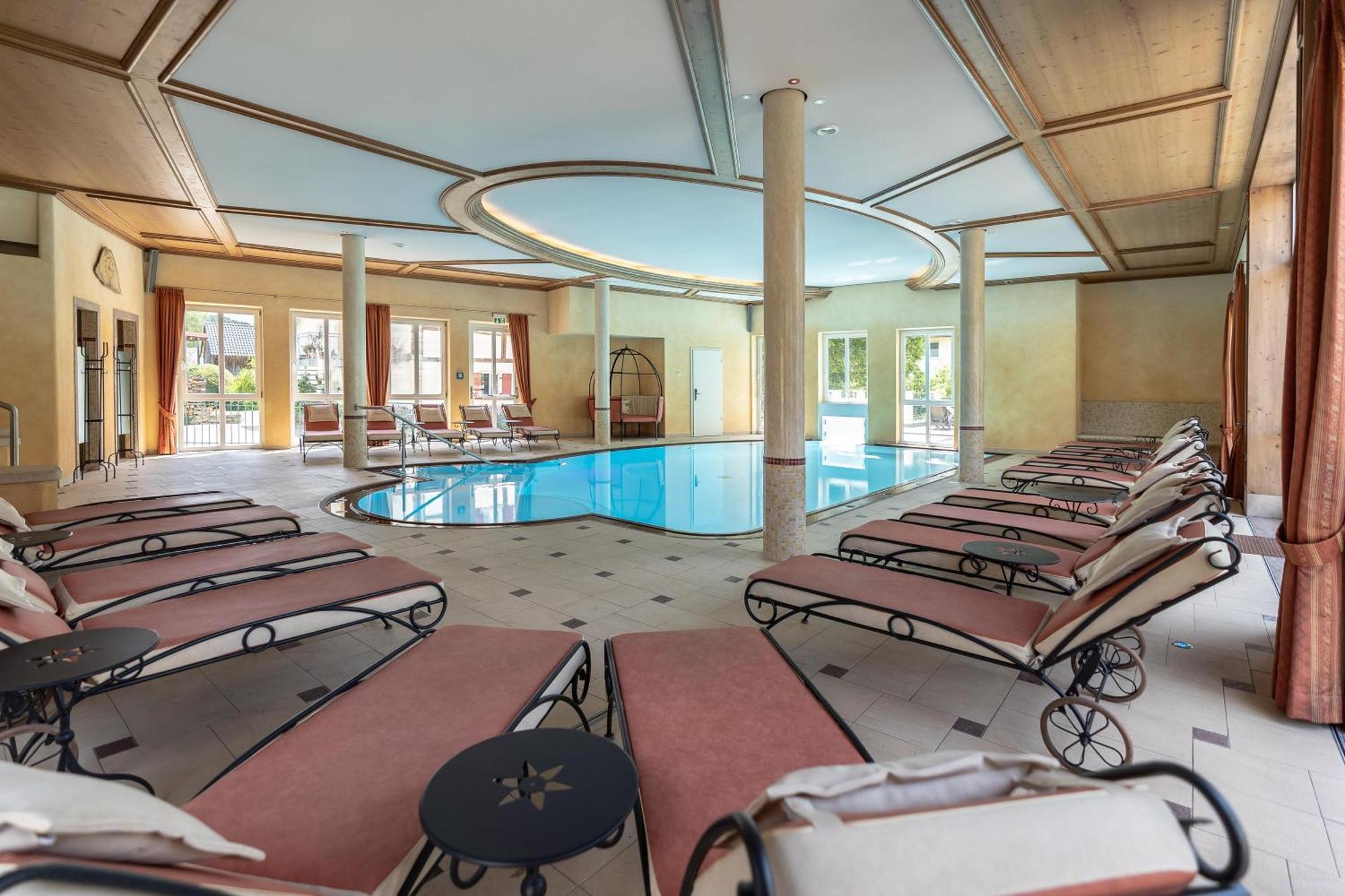 Hotel Dirsch Wellness & Spa Resort Emsing Exterior foto